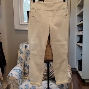 NWT Rock & Republic pull on white crop pants
